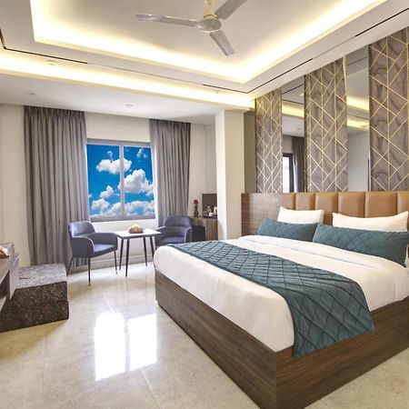 Hotel Hsp Plaza New Delhi Eksteriør billede