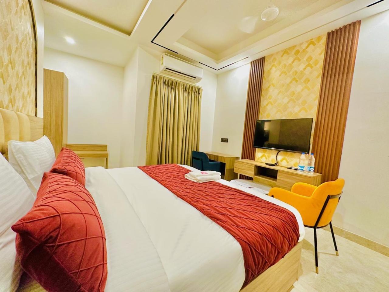 Hotel Hsp Plaza New Delhi Eksteriør billede